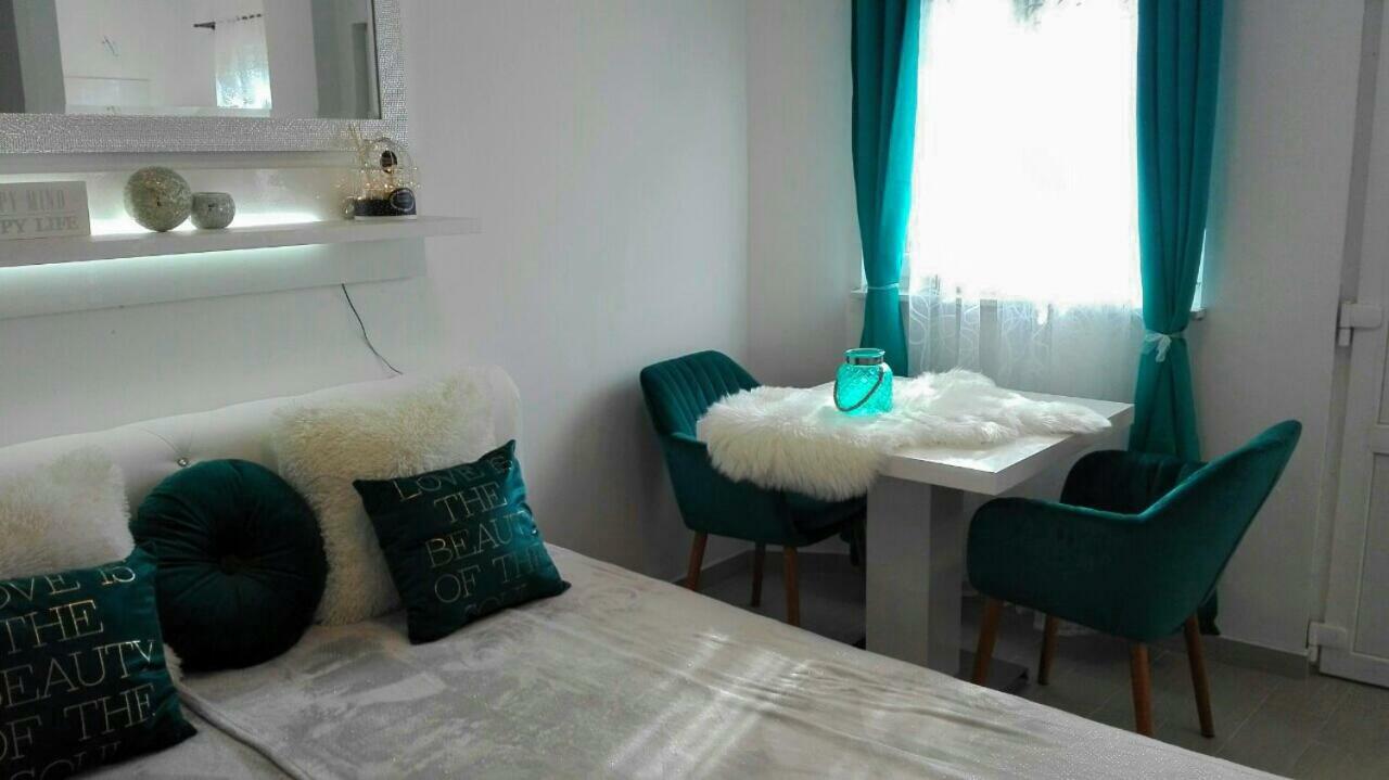 Studio Apartman Vortex Фажана Экстерьер фото
